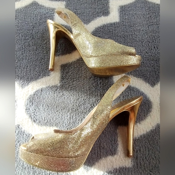 Michael Kors "York" Gold Glitter Peep Toe Slingbacks - Picture 5 of 15